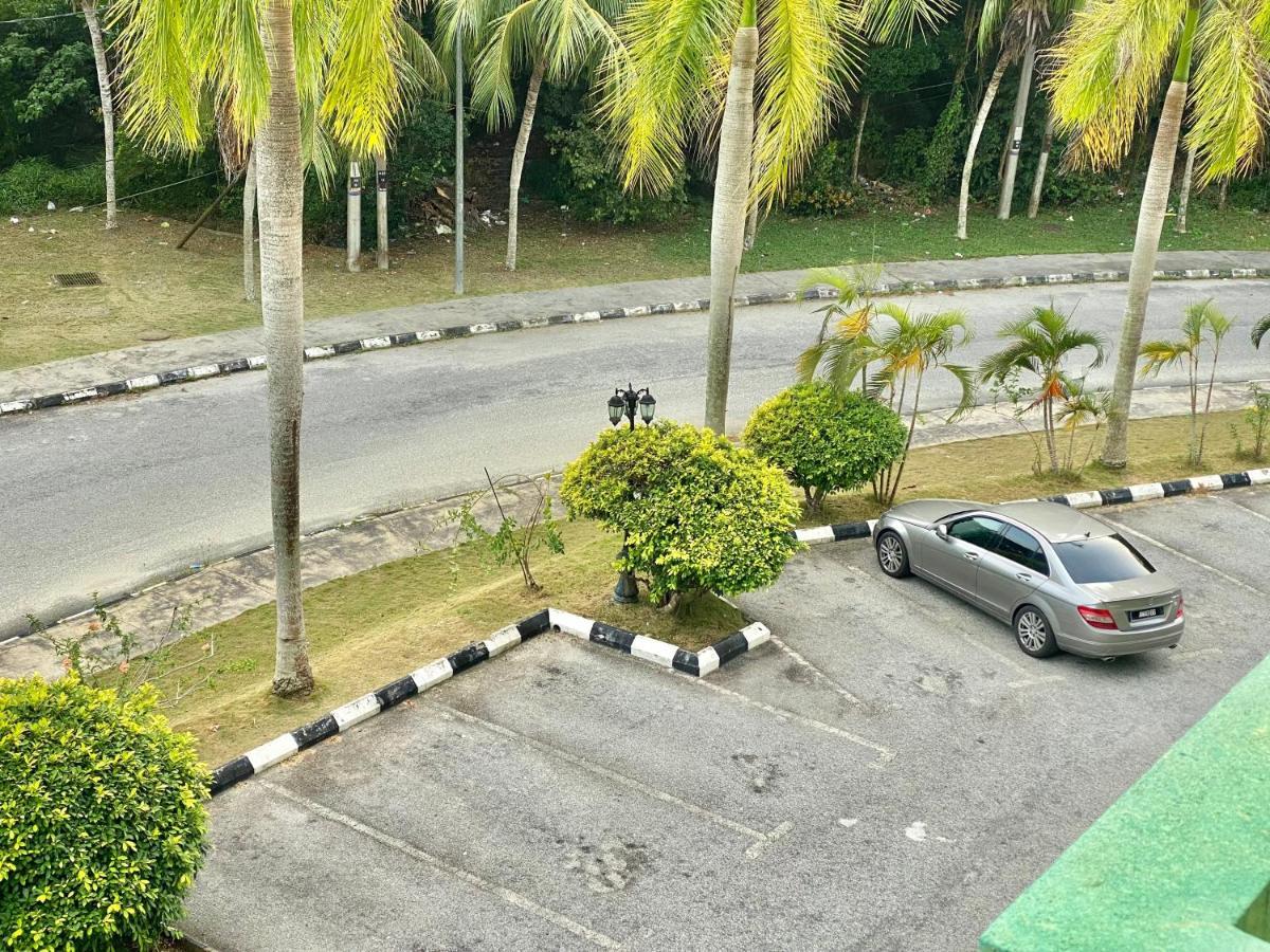 Marina Cove, Lumut Apartment Exterior photo